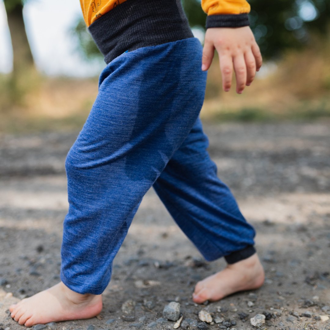Baby in Glückskind Merino-Pumphose – weich, mitwachsend für Spreizhose Stoffwindel geeignet