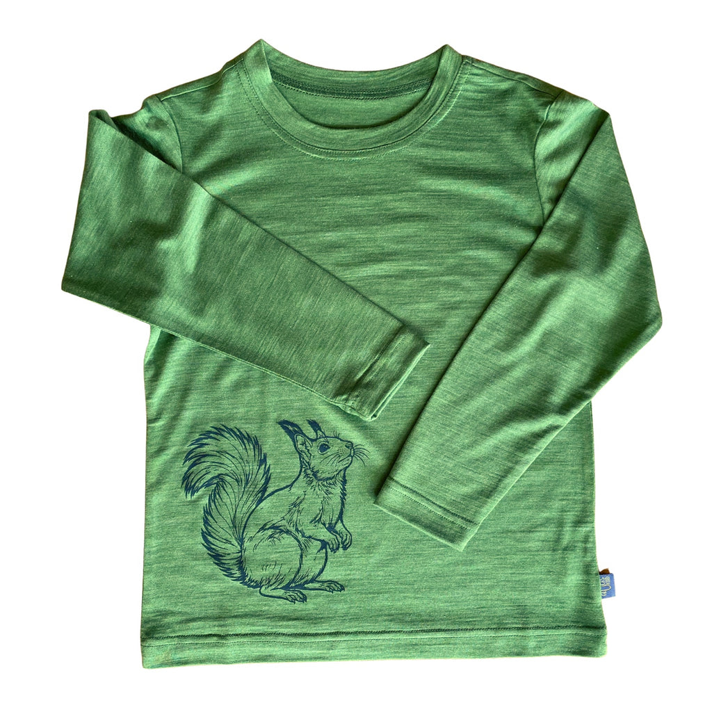Shirt waldgrün mit Eichhörnchen, Merinowolle & Seide (bio/GOTS)